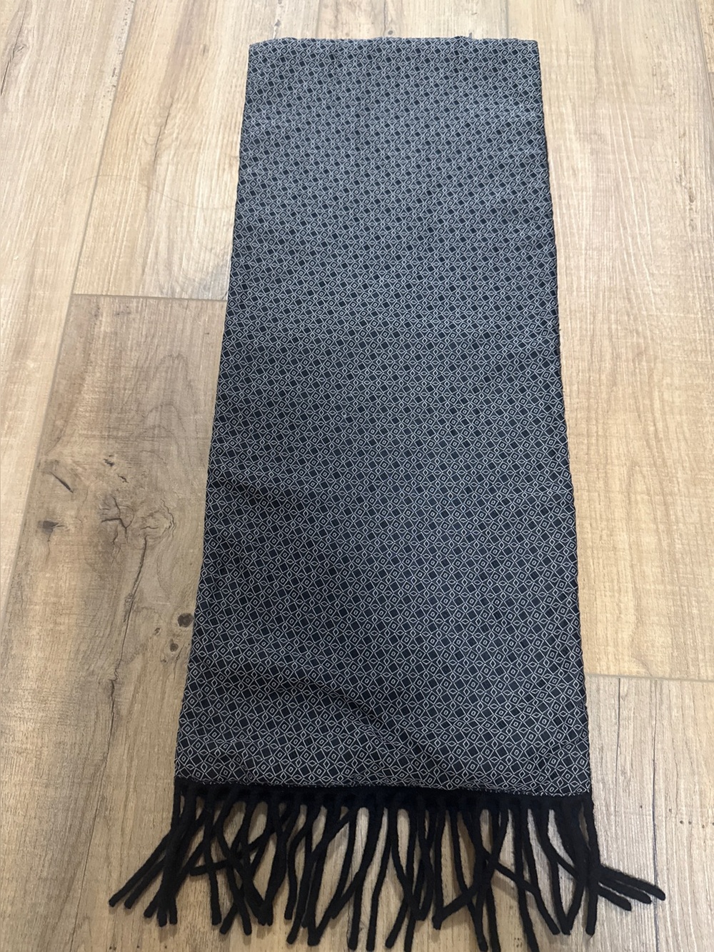 Vintage Luxury 100% Silk Wool Reversible Scarf Black Gray Geometric Fringe Italy - Picture 3 of 8